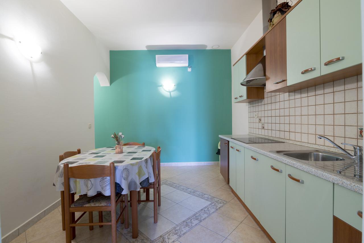 Apartments Kori Funtana Eksteriør bilde